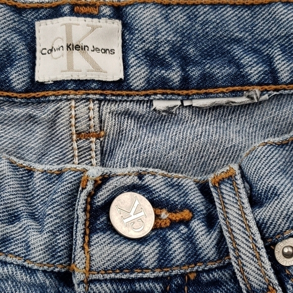 VINTAGE Calvin Klein 11" High Rise Cut Off Shorts - Picture 5 of 10